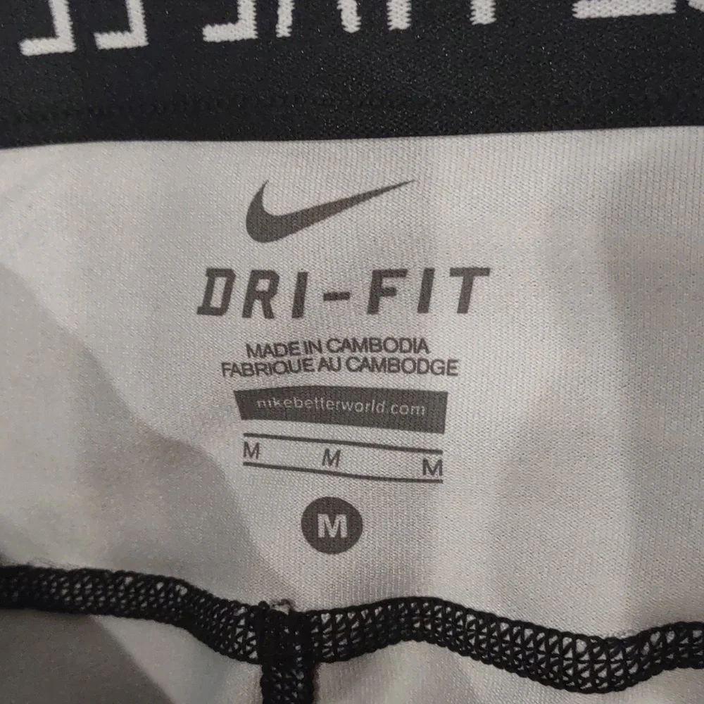 NIKE DRI-FIT RUNNING PANTS. - Picture 6 of 12
